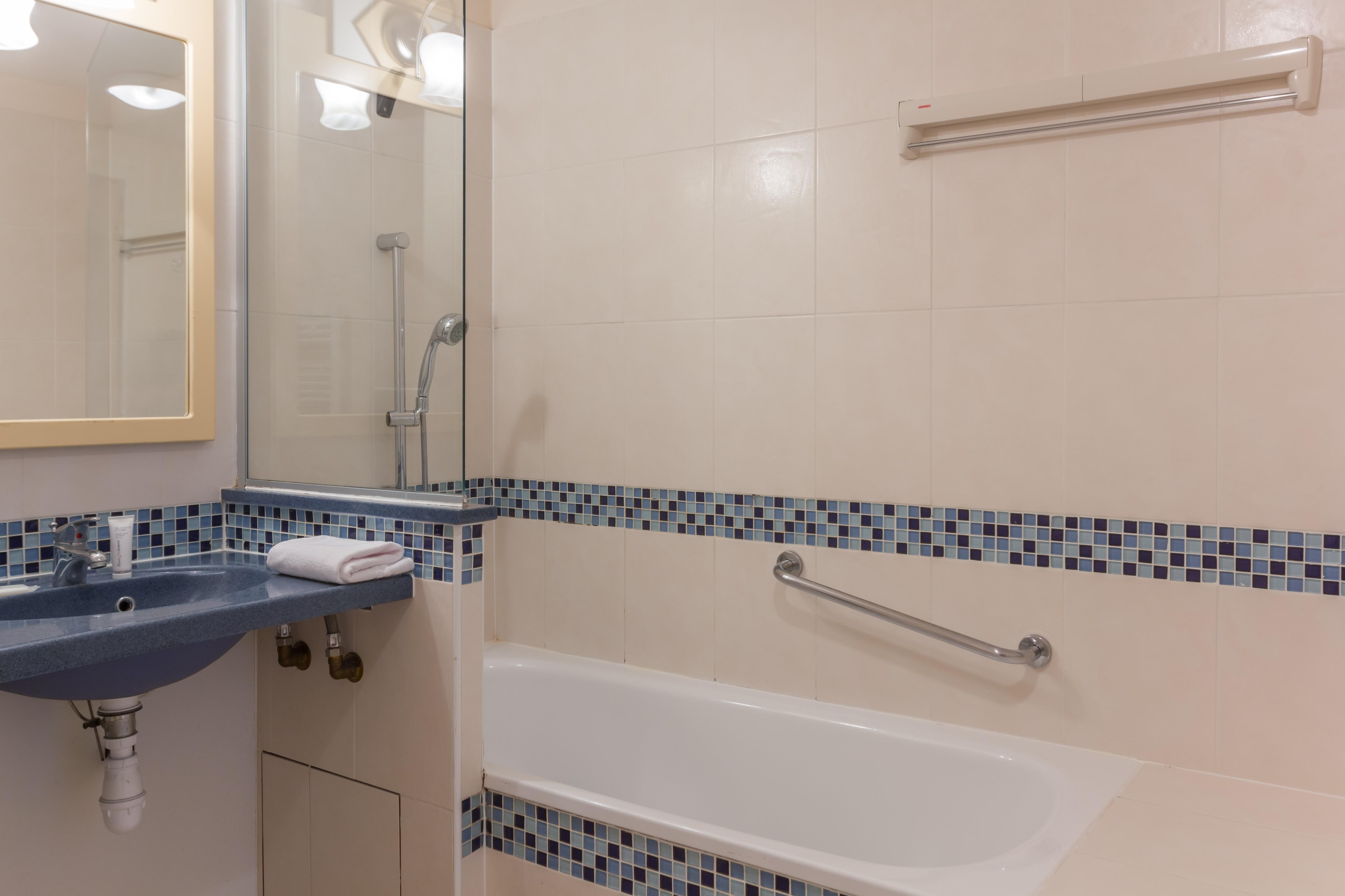 سا لُرون دو فار Residence Pierre & Vacances Heliotel Marine المظهر الخارجي الصورة