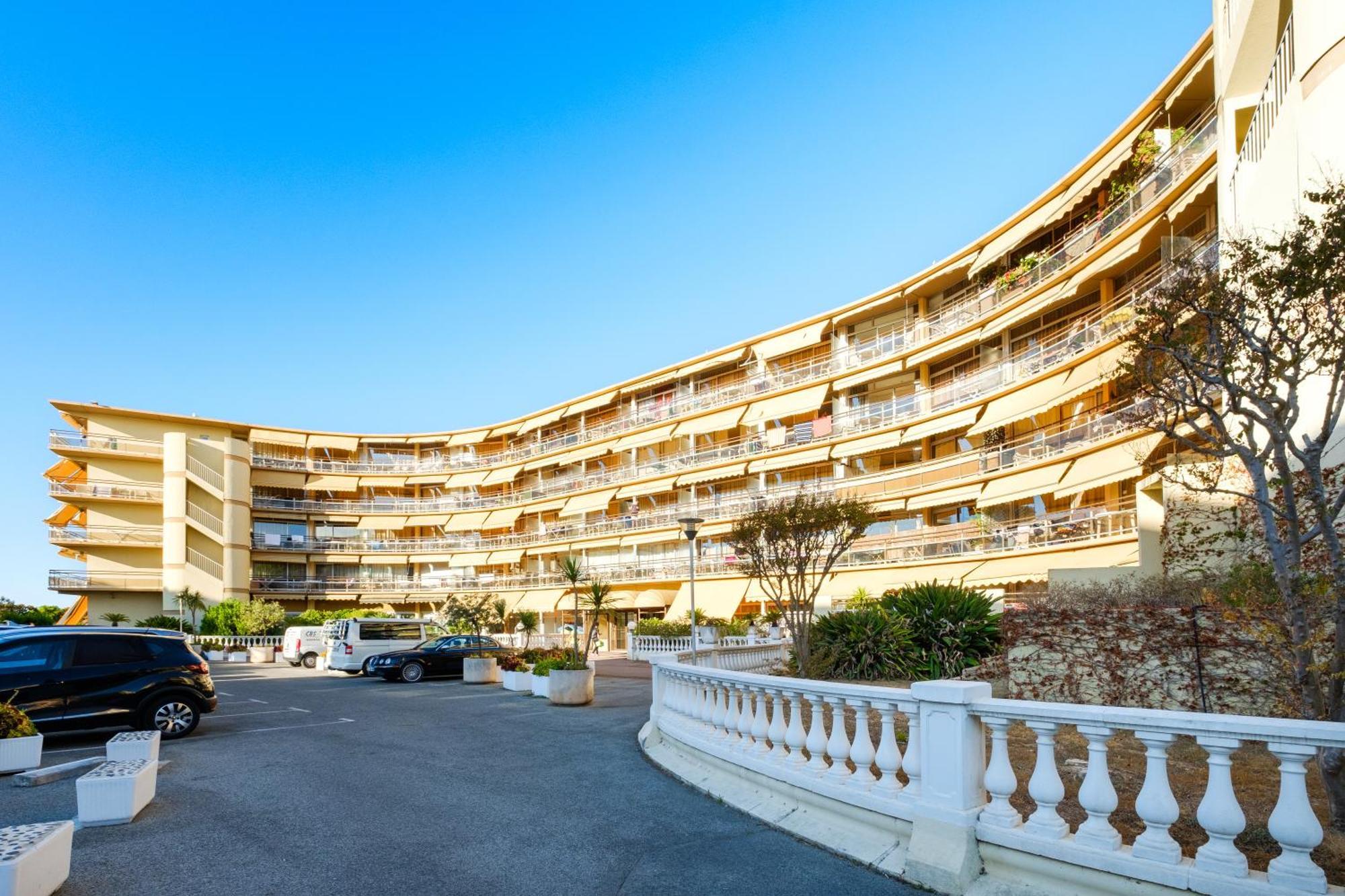 سا لُرون دو فار Residence Pierre & Vacances Heliotel Marine المظهر الخارجي الصورة